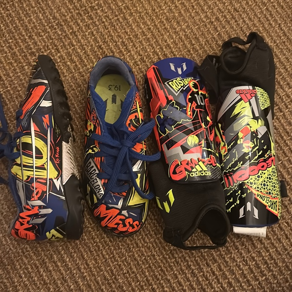 Adidas limited edition Messi Barcelona Soccer Cleats matching shin guards 12.5/M